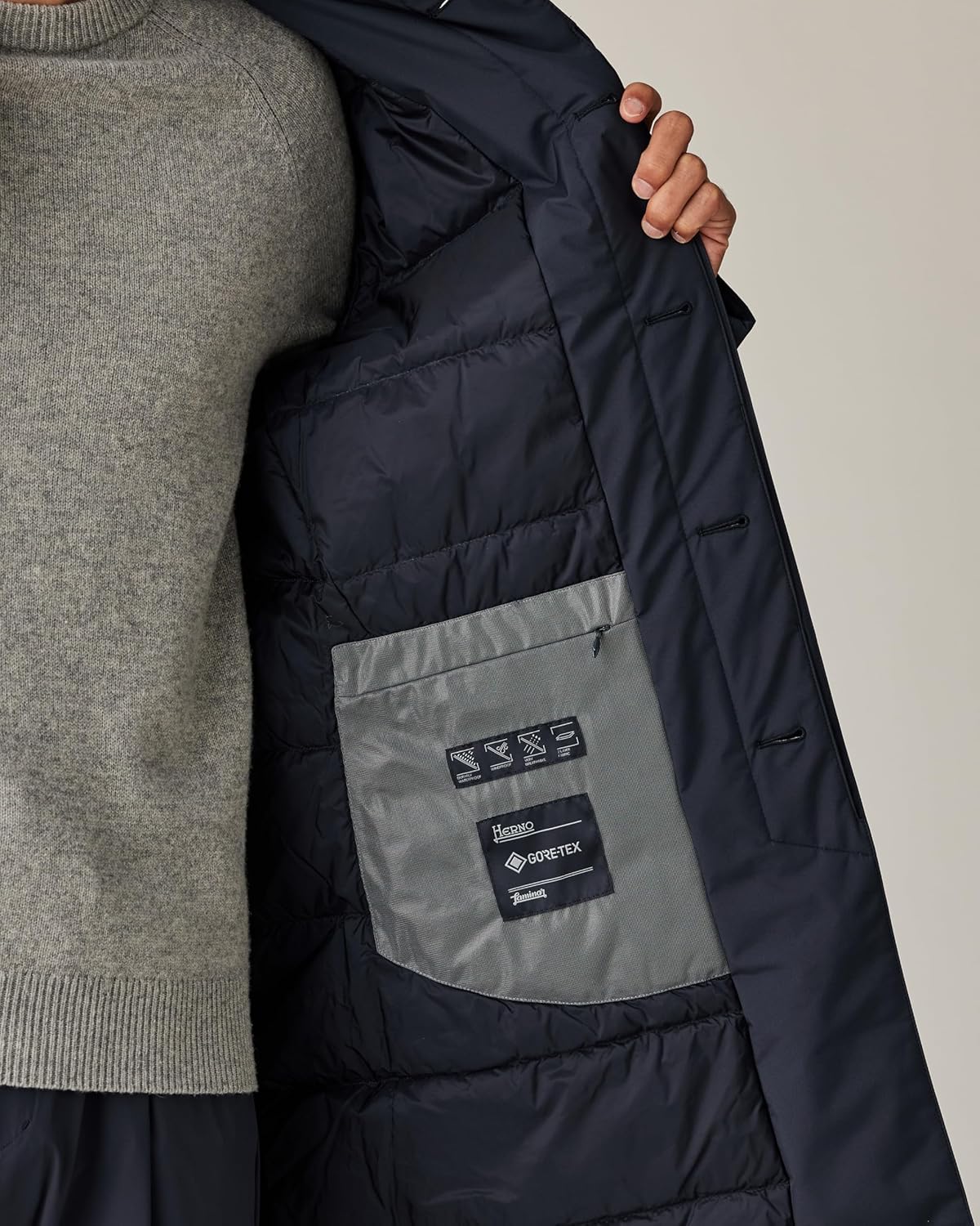 HERNO ラミナーダウンステンカラーコート　No.44 ヘルノ HERNO ラミナー ステンカラーダウンコート GORE-TEX 44